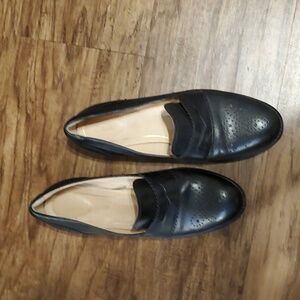 Clark’s Black Leather Loafers sz 7